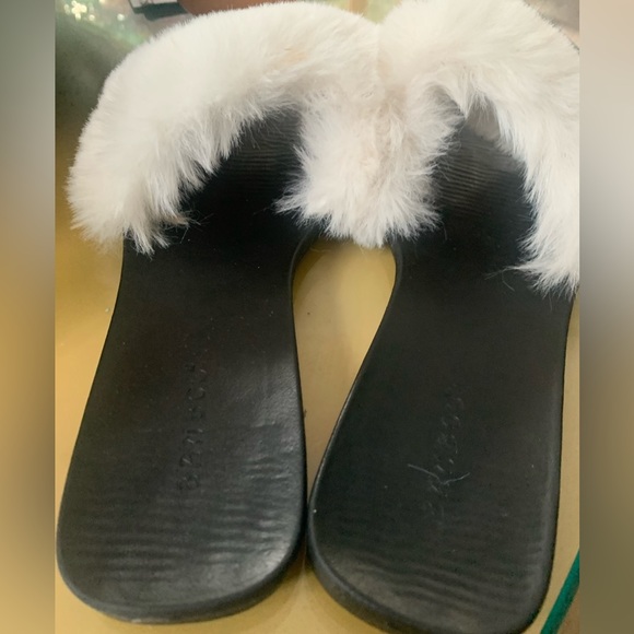 Bamboo FullMoon White Faux Fur Slip on Flat Slide Shoes or Slipper. Size 7 - Picture 3 of 5